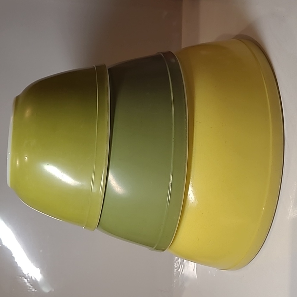 vintage Pyrex primary color nesting mixing bowl 402-1.5qt 403-2.5qt 404-4qt